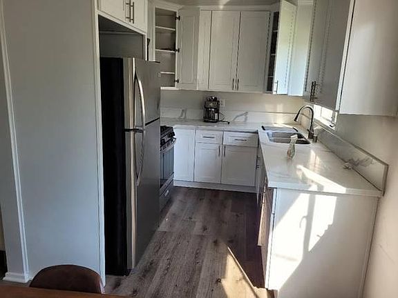 4th image of 1006 N Sierra Bonita Ave APT 3