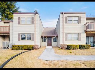 1105 Twin Circle Dr #11, South Windsor, CT 06074