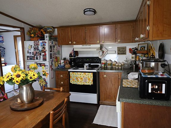 2nd image of 797 Camellia Ln