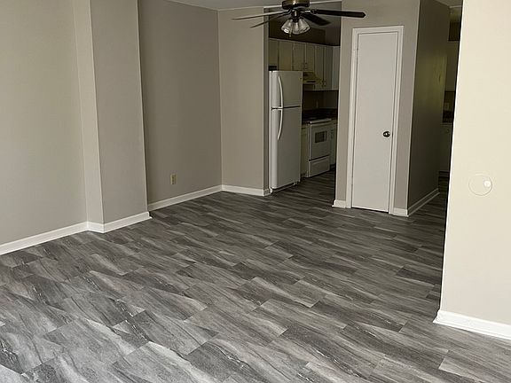 3rd image of 115 Montague Dr