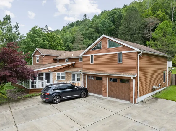 453 Grippen Hill Rd, Vestal, NY 13850