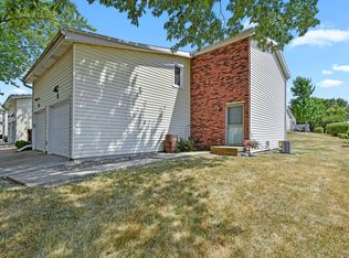 1552 Hunt Dr APT E, Normal, IL 61761