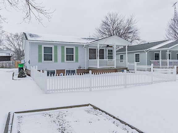 Parking in yard in front