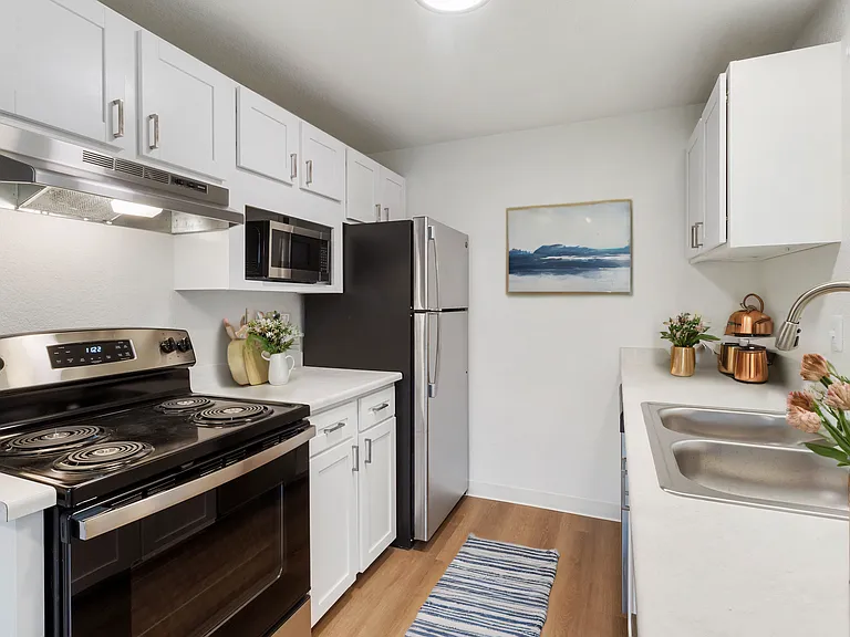 Oak Park Apartments — Photo 27