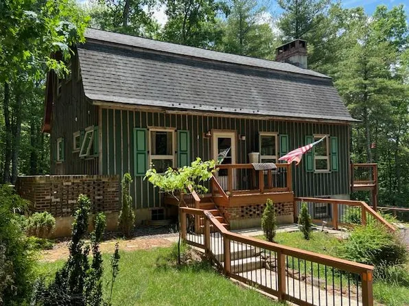 288 Cove Ln, Woodlawn, VA 24381