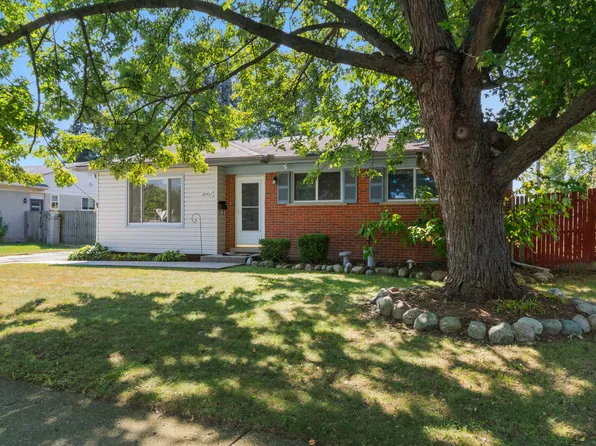 28507 Gita St, Livonia, MI 48154