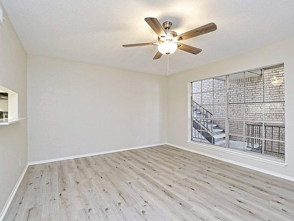 4th image of 2425 Ashdale Dr APT 53