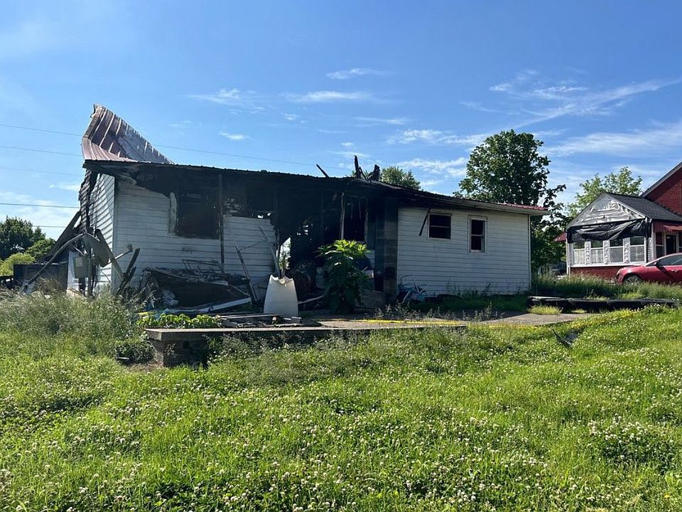 2nd image of 3012 Sumner Dr