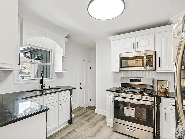 14 Columbus Ave — Photo 14