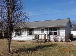 106 Garfield St, Deer Creek, IL 61733