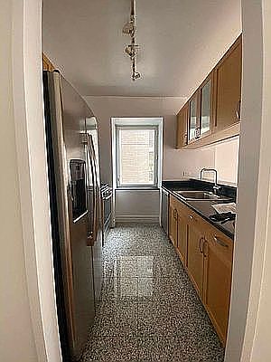3rd image of 401 E 60th St APT 9E