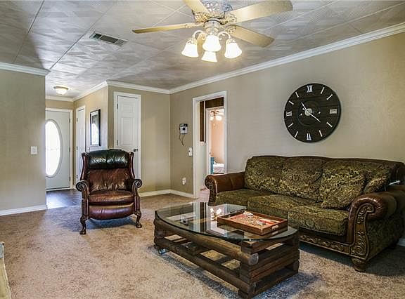 3rd image of 3005 Lambert Dr