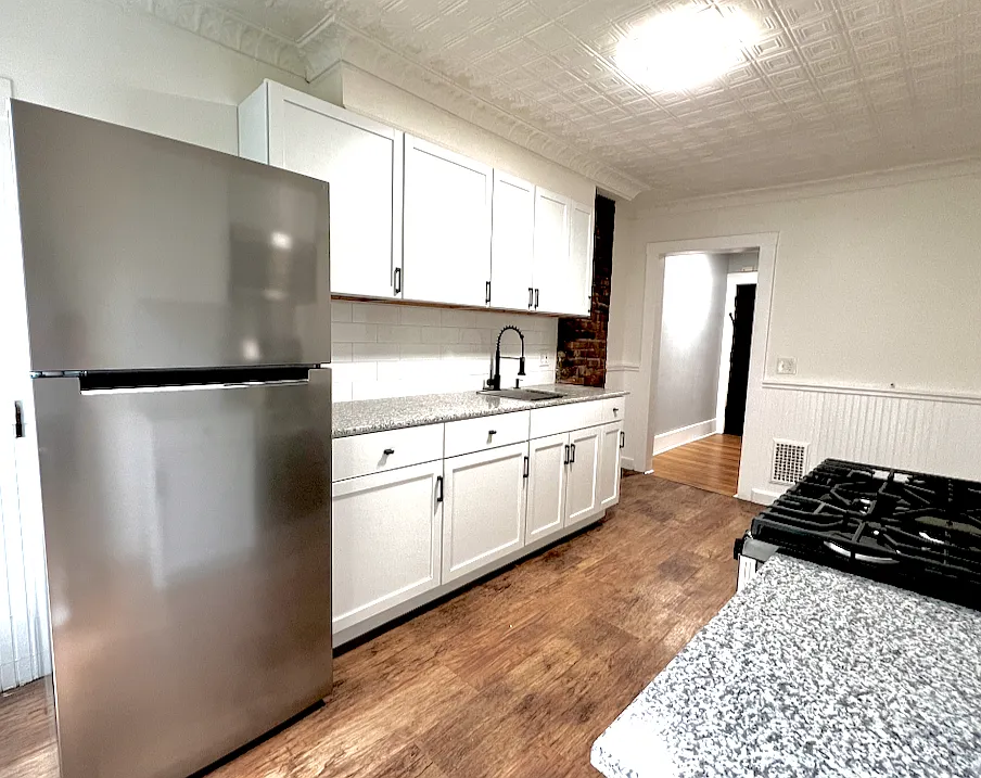 1 bed, 800 sqft, $1,195 — Photo 2
