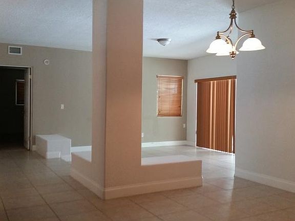 3rd image of 773 Oak Dr