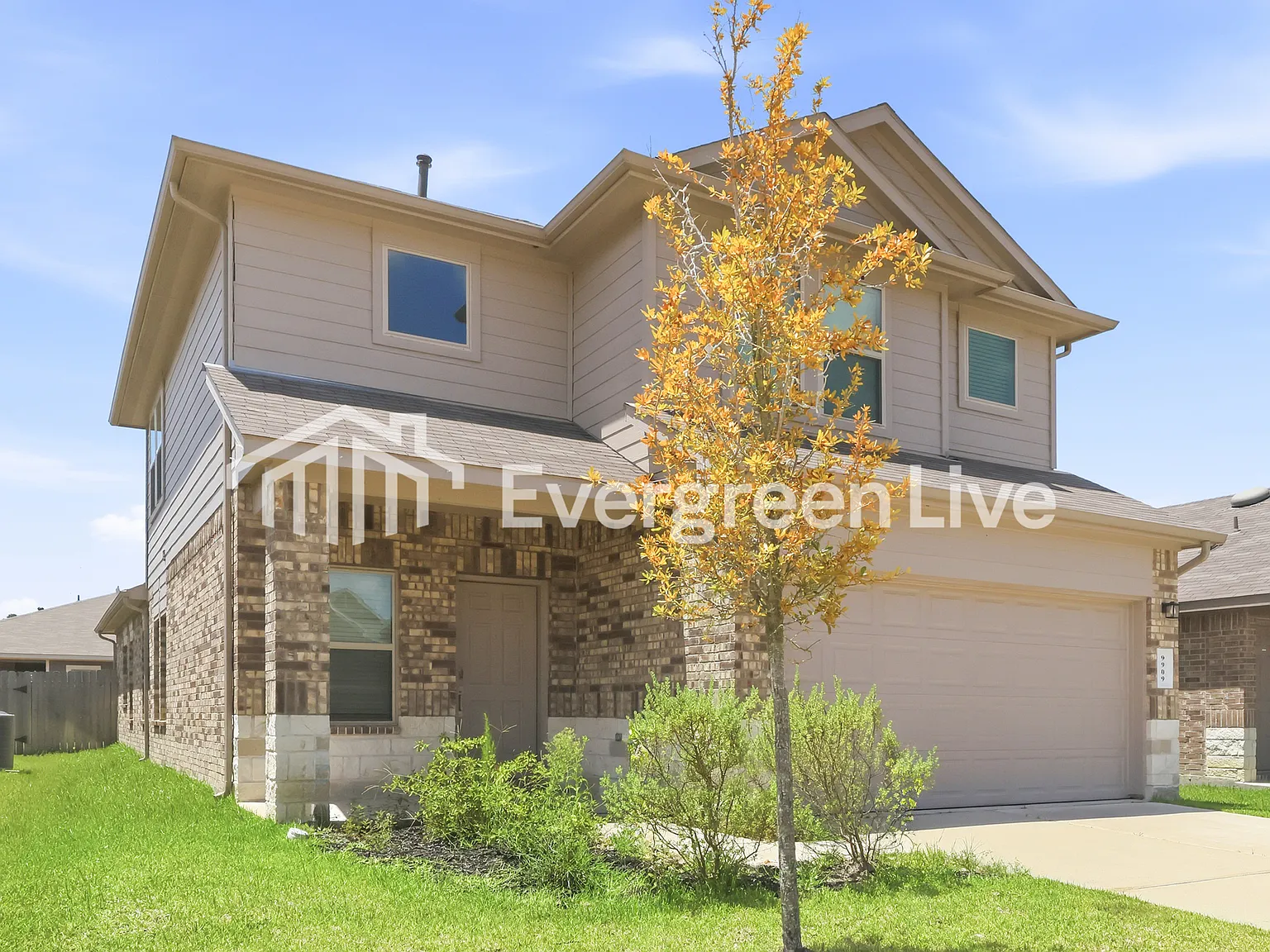 4 bed, 2.5 bath, 2331 sqft, $1,895 — Photo 2