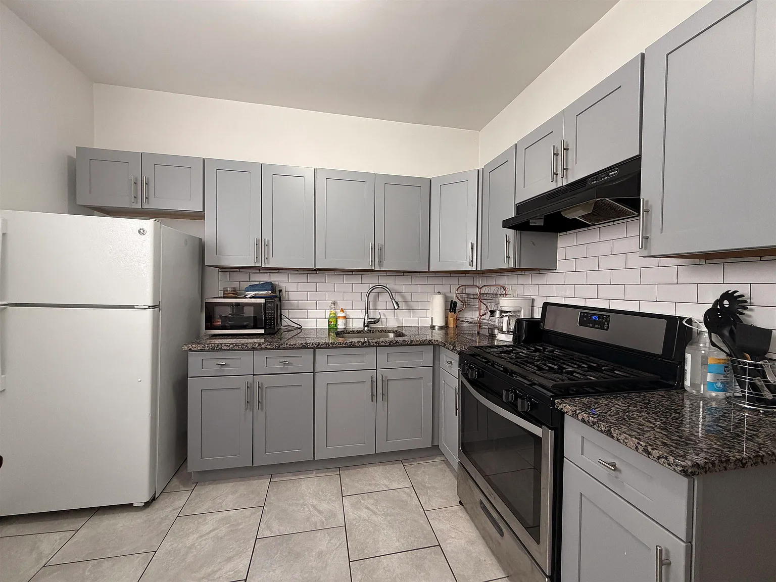 3 bed, 2.0 bath, $2,700 — Photo 1