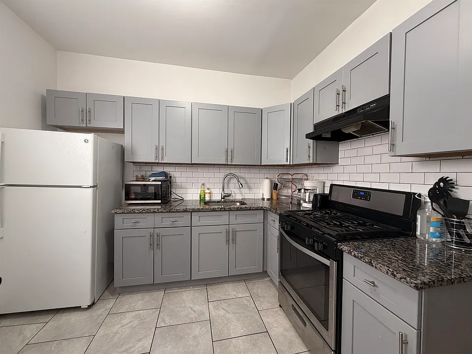 35 Dwight St #2
