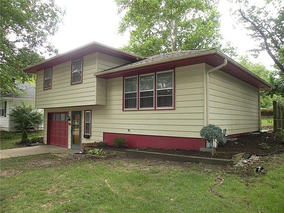 2nd image of 13736 Parker Ave
