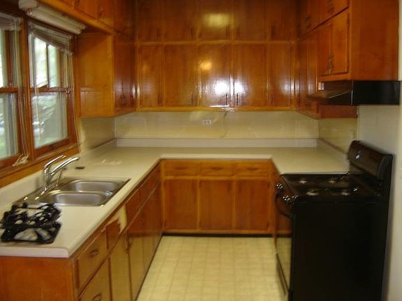 Eat-In Kitchen
