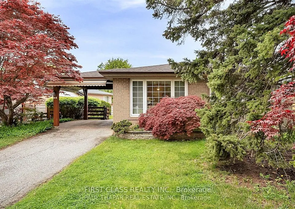 64 Grove Park Cres