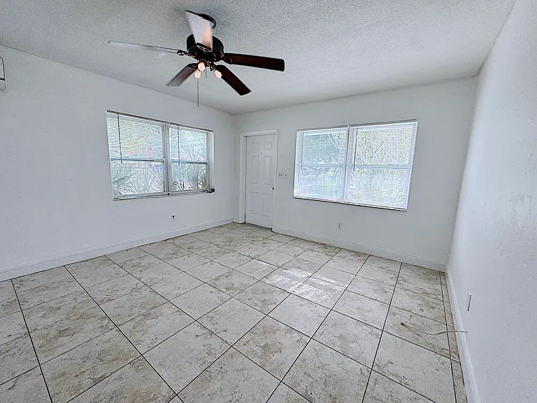 511 SE 2nd Ave S #SOUTH — Photo 35