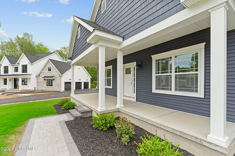 3rd image of 6 Brooke Court