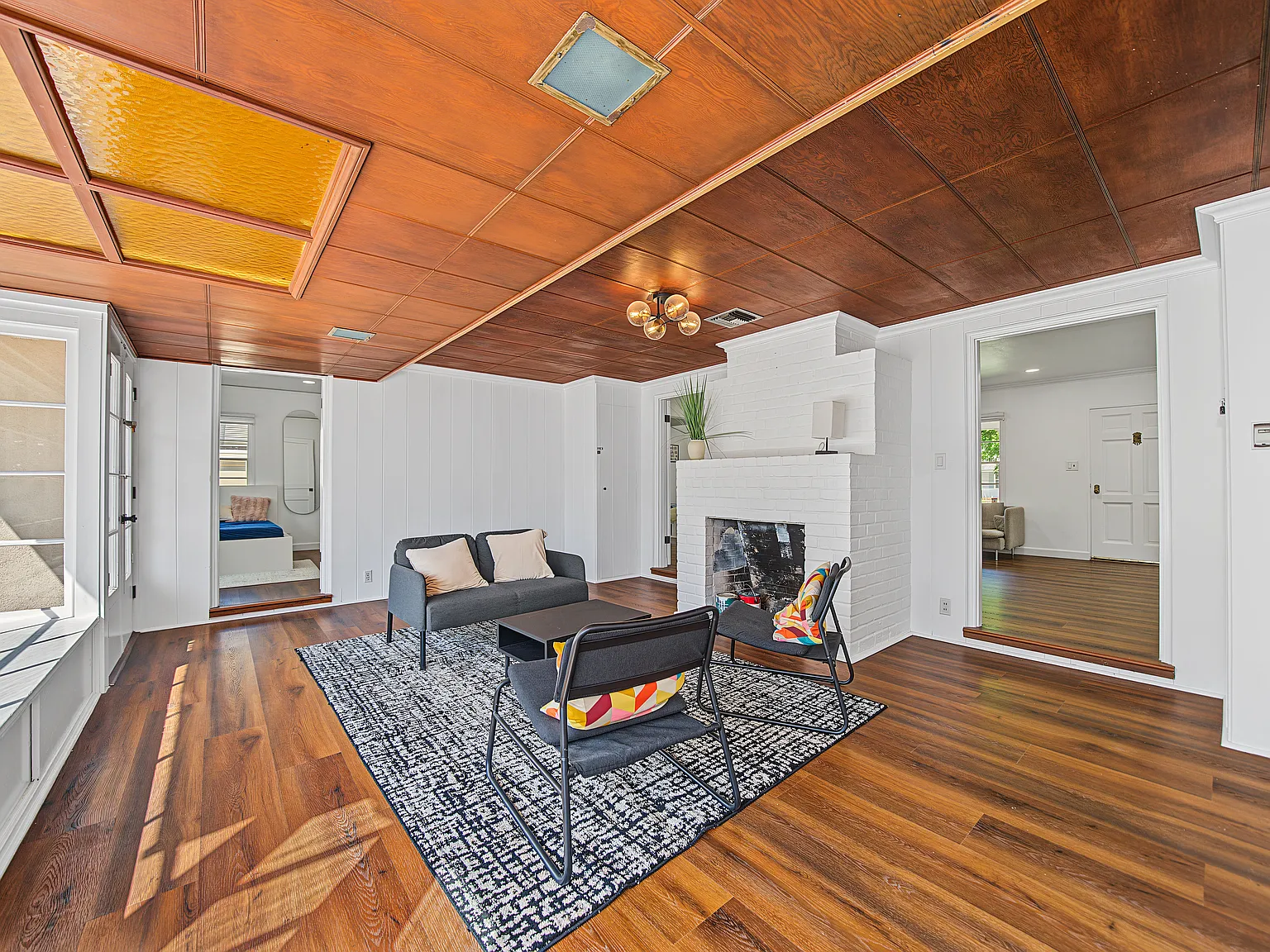3 bed, 1.5 bath, 1632 sqft, $4,000 — Photo 4