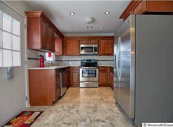 3rd image of 1076 Argyll Circle #D