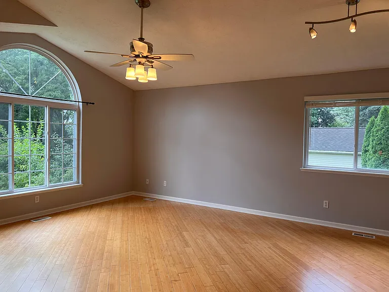 1257 Forest Hollow Ct SE — Photo 4