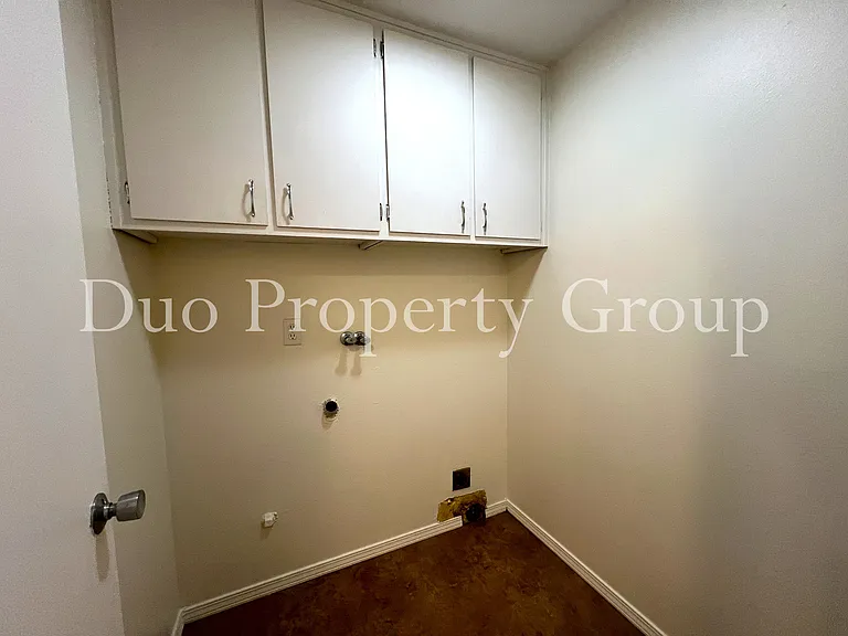 2035 Harvard Dr — Photo 14
