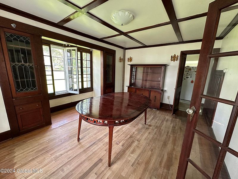 5th image of 15 Waldo Place