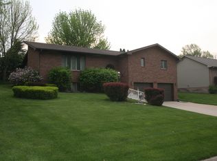 2711 Eagle Dr, Fremont, NE 68025