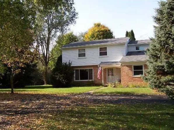 3517 Galpin Dr, Ann Arbor, MI 48105