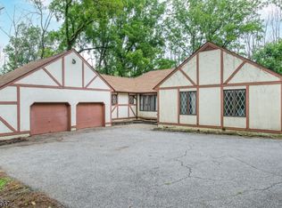 4 Raccoon Trl, Sussex, NJ 07461