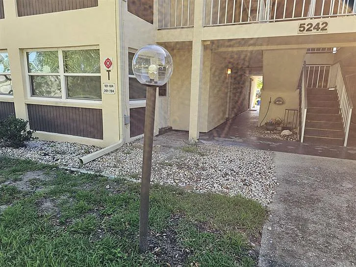 5242 Opal Ln — Photo 2