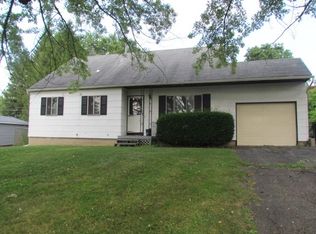 24 Blueberry Cres, Rochester, NY 14623