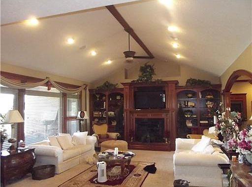 4th image of 107 Sande Ct
