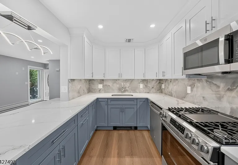 210 Walnut St #R — Photo 8