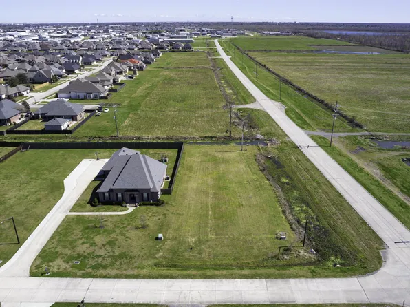 151 Nottingham Trl, Houma, LA 70360