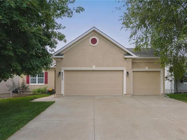 8812 Quill St, Lenexa, KS 66227