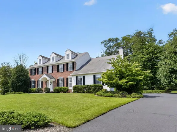 417 Forest Ln, North Wales, PA 19454