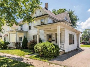 726 Wisconsin St, Lake Geneva, WI 53147