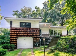 366 Moon Clinton Rd, Coraopolis, PA 15108