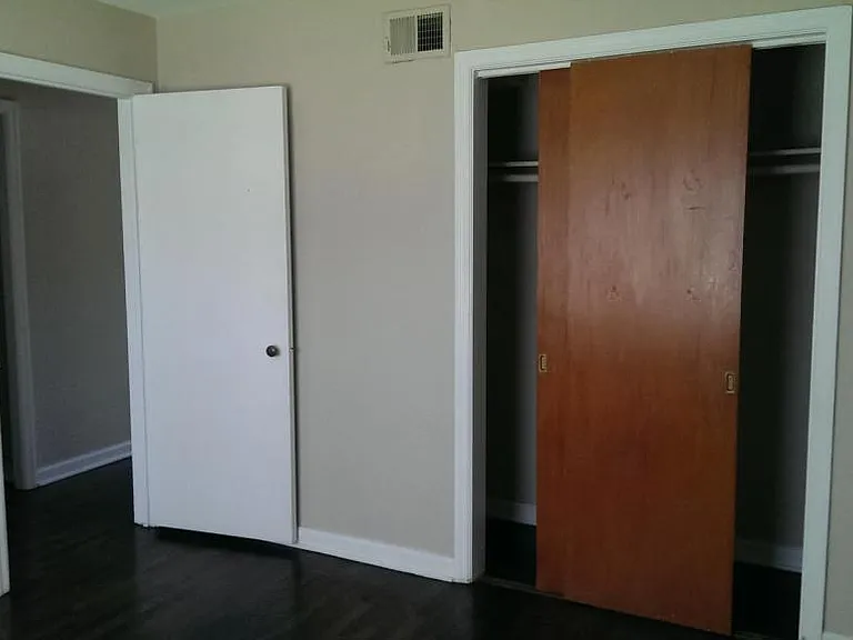 711 N College Ave #2 — Photo 8