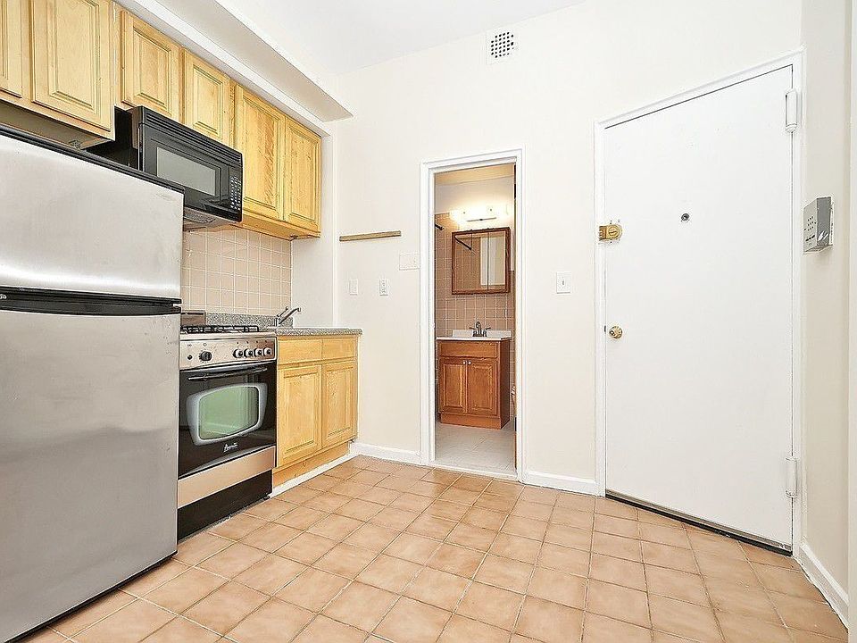 1st image of 724 Amsterdam Ave APT 4C