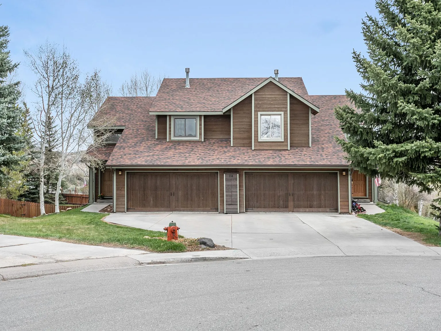 714A Meadow Ct — Photo 1