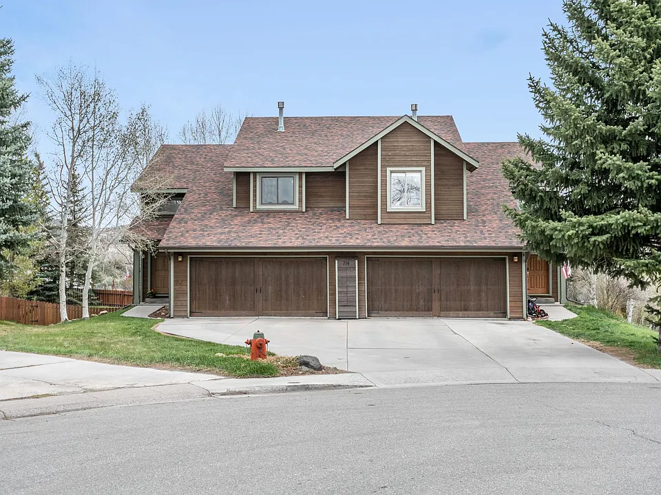 714A Meadow Ct