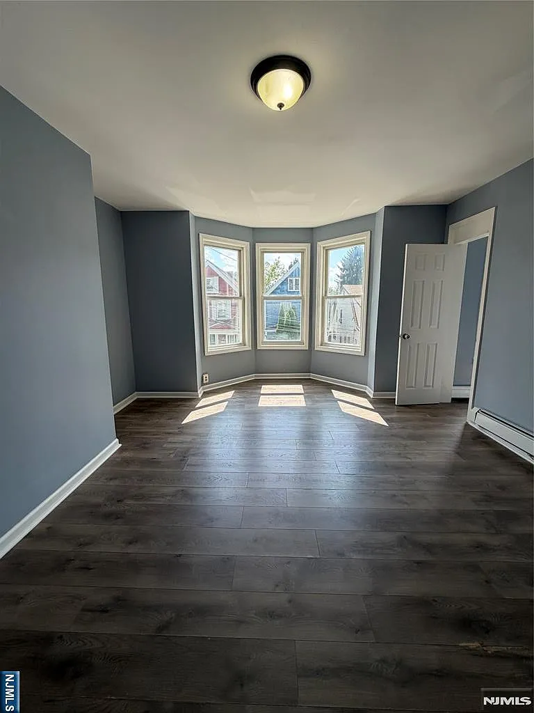 2 bed, 1.0 bath, $2,400 — Photo 2