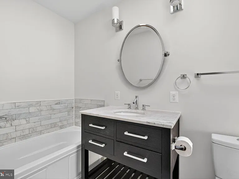 3430 Brown St NW #4 — Photo 10