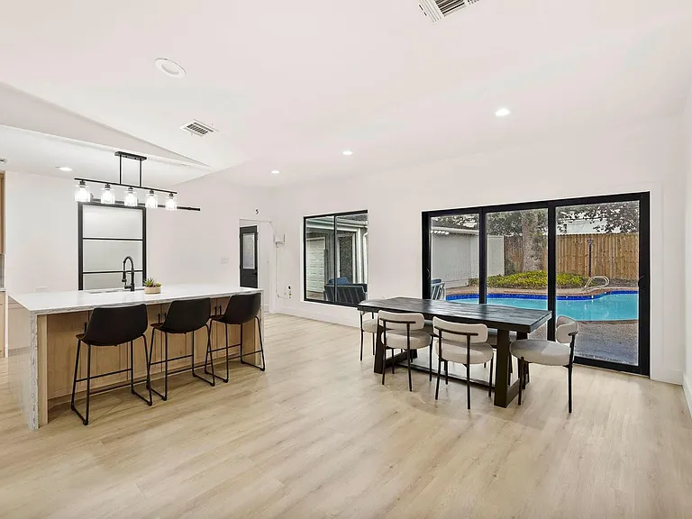 3327 Freshmeadows Dr — Photo 13